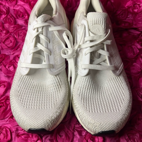 Womens ULTRABOOST 1.0 SHOES - Picture 3 of 9